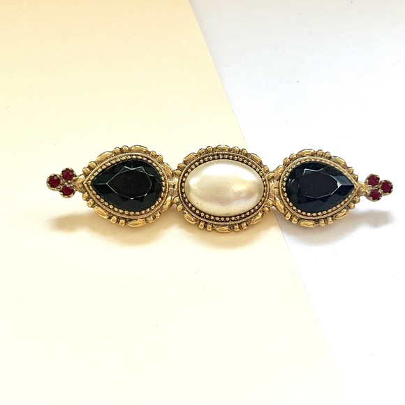 1980s vintage antique gold brooch with black red & white stones - Picture 3 of 11